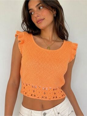 Madden NYC Peach Crochet Floral Hem Ruffle Sleeve Cropped Knit Top Small Boho